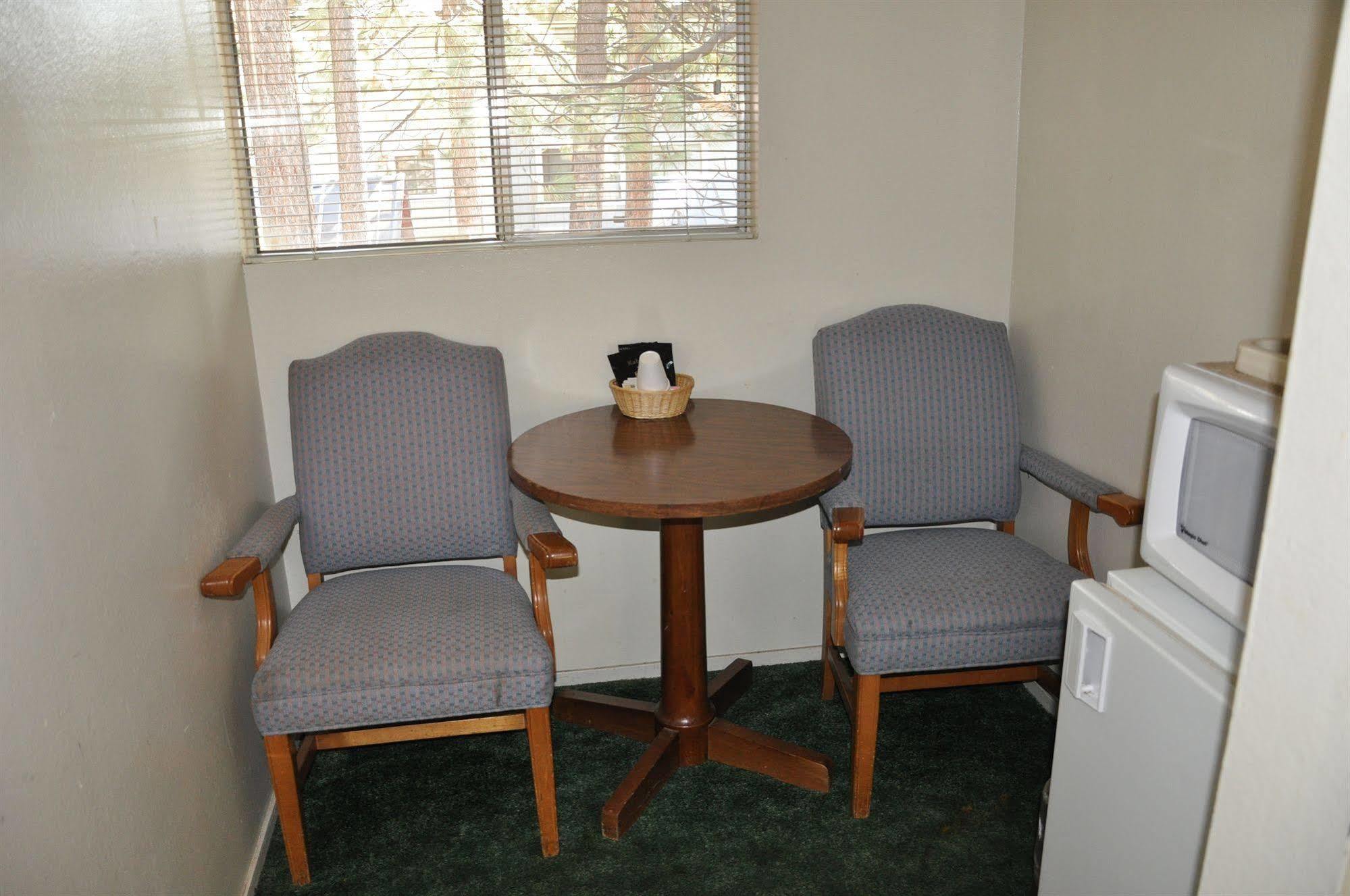 Cedar Inn & Suites South Lake Tahoe Exteriör bild